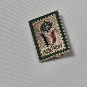 Aspen Ski Pin Colorado Travel Souvenir. CO Rare Pin